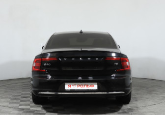 Подержанный автомобиль Volvo S90 2021 года (6 фото)