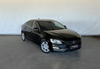 Подержанный автомобиль Volvo S60 2017 года (3 фото)