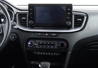 Подержанный автомобиль Kia Ceed Wagon 2021 года (8 фото)