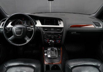 Подержанный автомобиль Audi A4 Sedan 2011 года (10 фото)