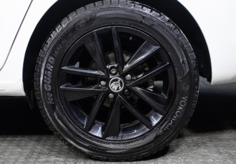 Подержанный автомобиль Skoda Rapid Liftback 2018 года (21 фото)