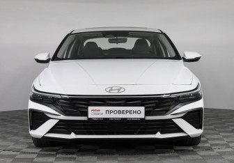 Подержанный автомобиль Hyundai Elantra Sedan 2024 года (2 фото)
