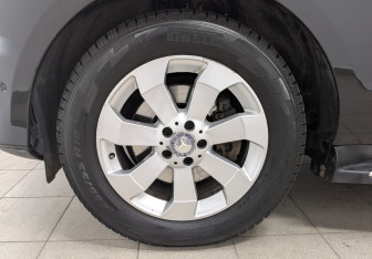 Подержанный автомобиль Mercedes-Benz GLE 2016 года (12 фото)