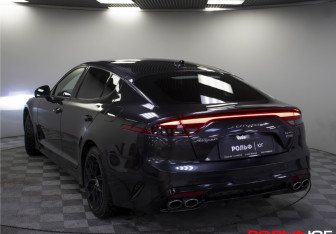 Подержанный автомобиль Kia Stinger 2021 года (26 фото)