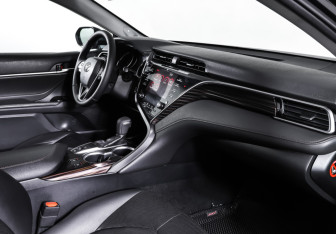 Подержанный автомобиль Toyota Camry Sedan 2019 года (11 фото)