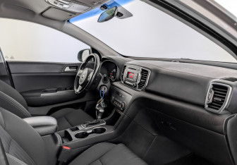 Подержанный автомобиль Kia Sportage 2017 года (11 фото)