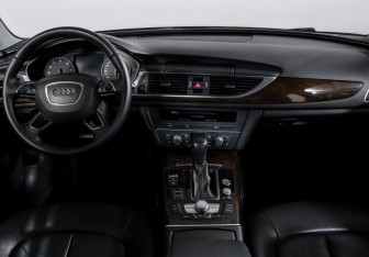 Подержанный автомобиль Audi A6 Sedan 2015 года (12 фото)