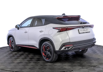 Подержанный автомобиль Omoda C5 2022 года (7 фото)
