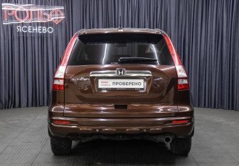 Подержанный автомобиль Honda CR-V 2011 года (6 фото)