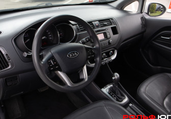 Подержанный автомобиль Kia Pride Sedan 2012 года (10 фото)