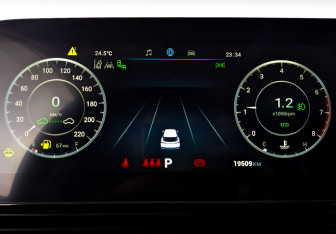 Подержанный автомобиль Omoda C5 2024 года (13 фото)