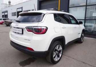 Подержанный автомобиль Jeep Compass 2018 года (5 фото)