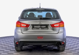 Подержанный автомобиль Mitsubishi ASX 2014 года (6 фото)