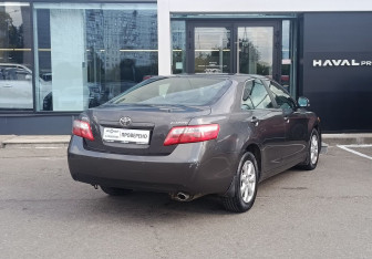 Подержанный автомобиль Toyota Camry Sedan 2011 года (5 фото)