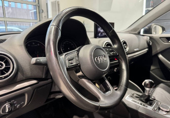 Подержанный автомобиль Audi A3 Hatchback 2016 года (11 фото)