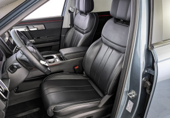 Подержанный автомобиль Jaecoo J7 2024 года (20 фото)