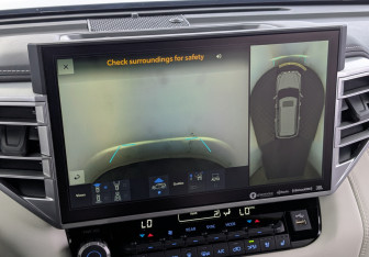 Подержанный автомобиль Toyota Sequoia 2023 года (28 фото)