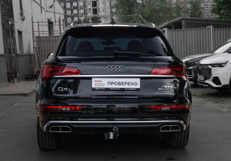 Подержанный автомобиль Audi Q5 2022 года (5 фото)