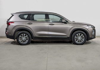 Подержанный автомобиль Hyundai Santa Fe 2020 года (4 фото)