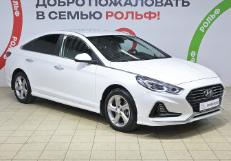 Подержанный автомобиль Hyundai Sonata 2019 года (3 фото)