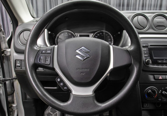 Подержанный автомобиль Suzuki Vitara 2020 года (16 фото)