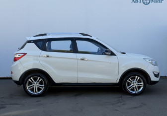 Подержанный автомобиль Changan CS35 2016 года (4 фото)