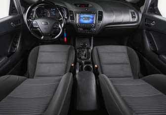 Подержанный автомобиль Kia Cerato Sedan 2017 года (17 фото)