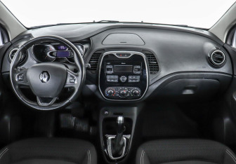 Подержанный автомобиль Renault Kaptur 2019 года (8 фото)