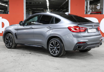 Подержанный автомобиль BMW X6 2017 года (7 фото)