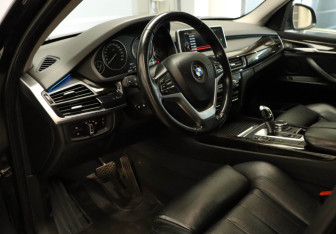 Подержанный автомобиль BMW X5 2016 года (7 фото)