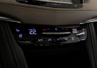 Подержанный автомобиль Cadillac XT5 2018 года (16 фото)