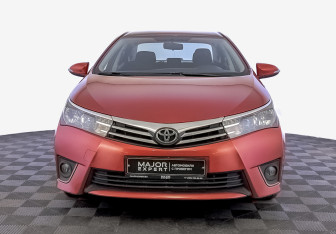 Подержанный автомобиль Toyota Corolla Sedan 2013 года (2 фото)