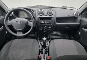 Подержанный автомобиль LADA (ВАЗ) Granta Sedan 2016 года (11 фото)