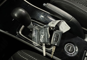 Подержанный автомобиль Mitsubishi Outlander 2018 года (16 фото)