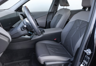 Подержанный автомобиль BMW X3 2025 года (19 фото)