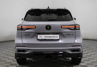 Подержанный автомобиль Changan UNI-S 2024 года (6 фото)