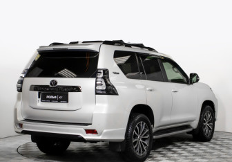 Подержанный автомобиль Toyota Land Cruiser Prado 2021 года (4 фото)