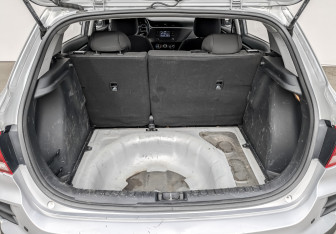 Подержанный автомобиль Kia Rio Hatchback 2021 года (10 фото)