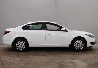 Подержанный автомобиль Opel Insignia Sedan 2014 года (8 фото)