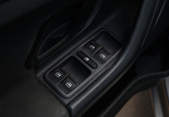 Подержанный автомобиль Skoda Fabia Hatchback 2012 года (13 фото)