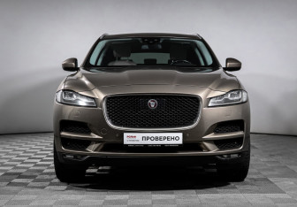 Подержанный автомобиль Jaguar F-Pace 2016 года (2 фото)