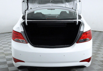 Подержанный автомобиль Hyundai Solaris Sedan 2014 года (13 фото)