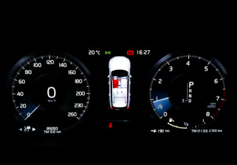 Подержанный автомобиль Volvo XC90 2018 года (12 фото)