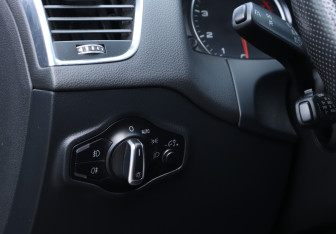 Подержанный автомобиль Audi Q5 2012 года (21 фото)