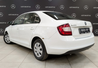 Подержанный автомобиль Skoda Rapid Liftback 2019 года (7 фото)