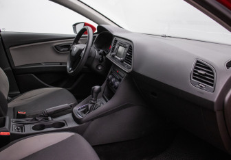 Подержанный автомобиль SEAT Leon Hatchback 2013 года (9 фото)