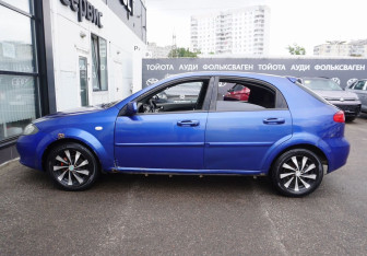 Подержанный автомобиль Chevrolet Lacetti Sedan 2007 года (8 фото)