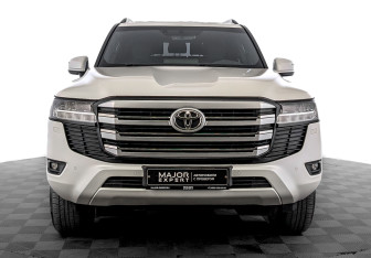 Подержанный автомобиль Toyota Land Cruiser Suv 2023 года (2 фото)