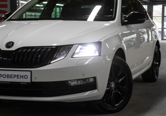 Подержанный автомобиль Skoda Octavia Liftback 2017 года (22 фото)