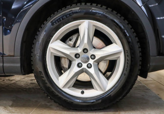 Подержанный автомобиль Audi Q7 2018 года (27 фото)